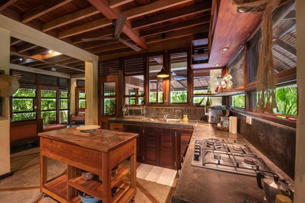 Alaia Hideaway Villa General Luna  Luaran gambar
