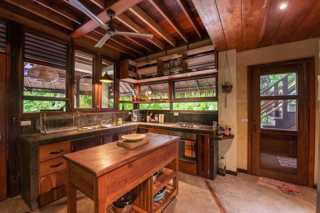 Alaia Hideaway Villa General Luna  Luaran gambar
