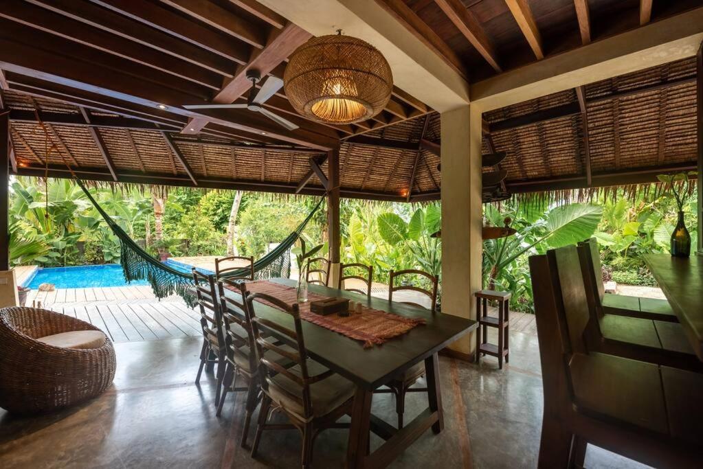 Alaia Hideaway Villa General Luna  Luaran gambar